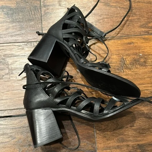 NEW! Steve Madden Black Leather Cherri Strappy Sandal - Size 7 - Picture 13 of 16